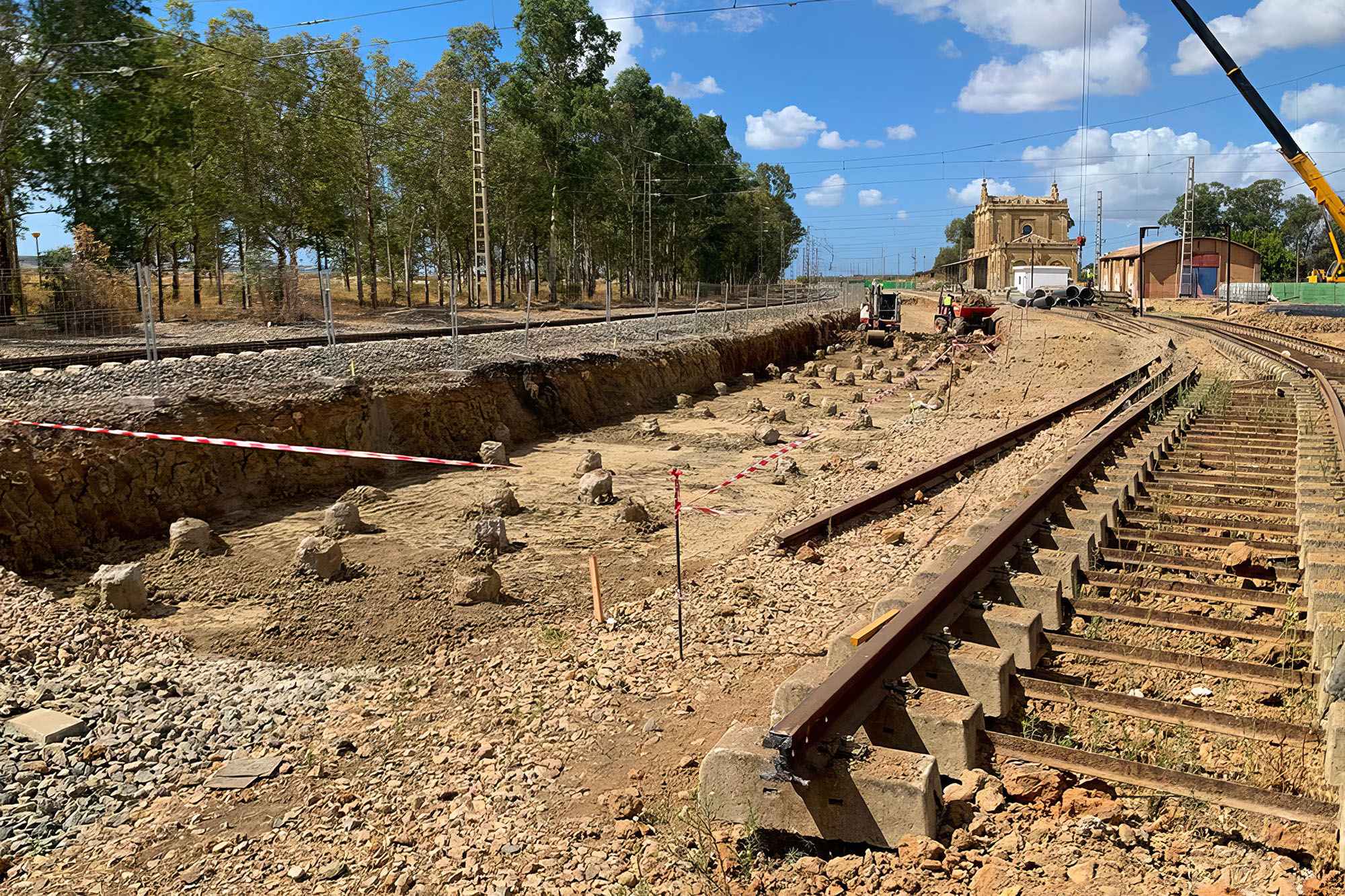 Tratamiento de la plataforma en la estación de San Juan del Puerto